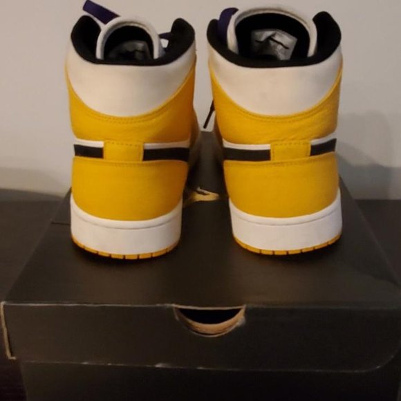 JORDAN 1 MID SE LAKERS main image 4